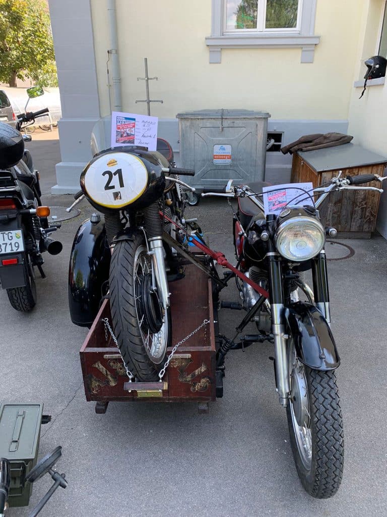 motorrad-mit-seitenwagen